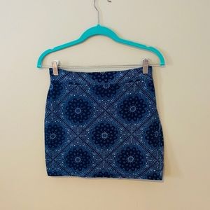 🌺 Aztec print skirt